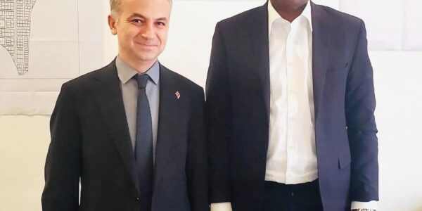 Le Président de la Chambre Nationale des Promoteurs et Constructeurs agréés de Côte d'Ivoire, Monsieur Sangaré Siriki et Monsieur Musa ARI